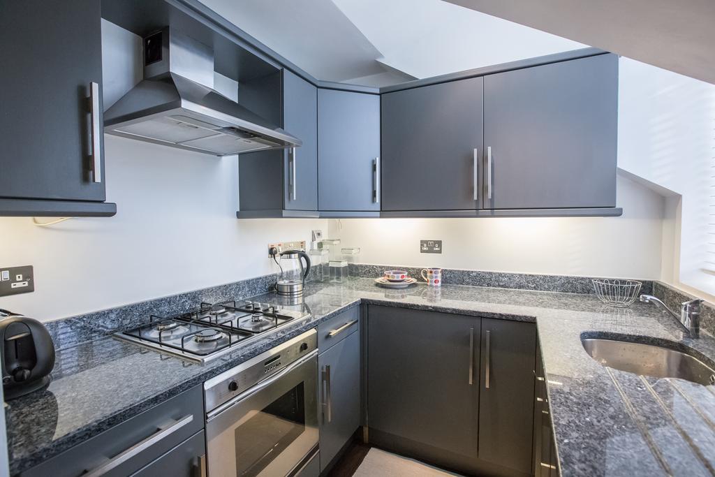 Eson2/ Bolton Gardens Lodge *